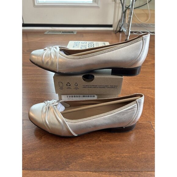 Carks Un Blush Wish Platinum Leather Loafer Slip On Closed Toe NWT 9.5 M - Picture 2 of 8
